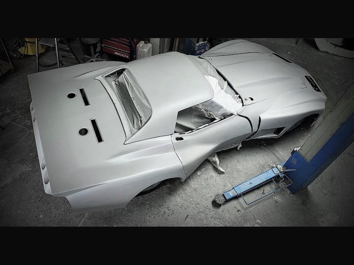 Carrosserie complète de Corvette Greenwood Daytona 1975 vue d'ensemble