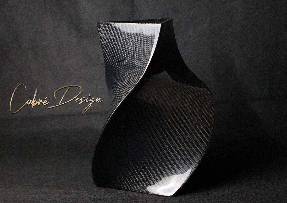 Vase « Ellipse » en fibre de carbone et résine biosourcée